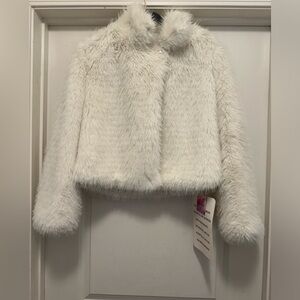 NWT FLUFFY FAUX FUR COLLARED CROP COAT IN off WHITE (nov43)